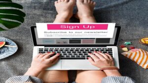Ilustrasi Alamat Website yang Bisa Memberikanmu Honor Melalui Artikel. (Freepik)