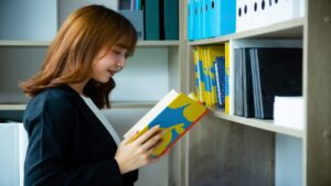 Menerbitkan Buku di Gramedia. (Freepik)