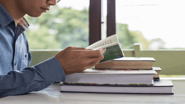 Tahapan Mengubah Skripsi Menjadi Buku. (Freepik)
