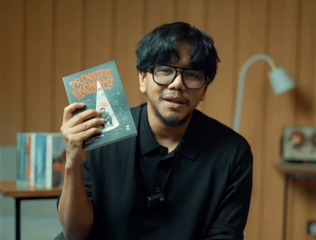 Buku Prinsipil Ekonomi Ferry Irwandi